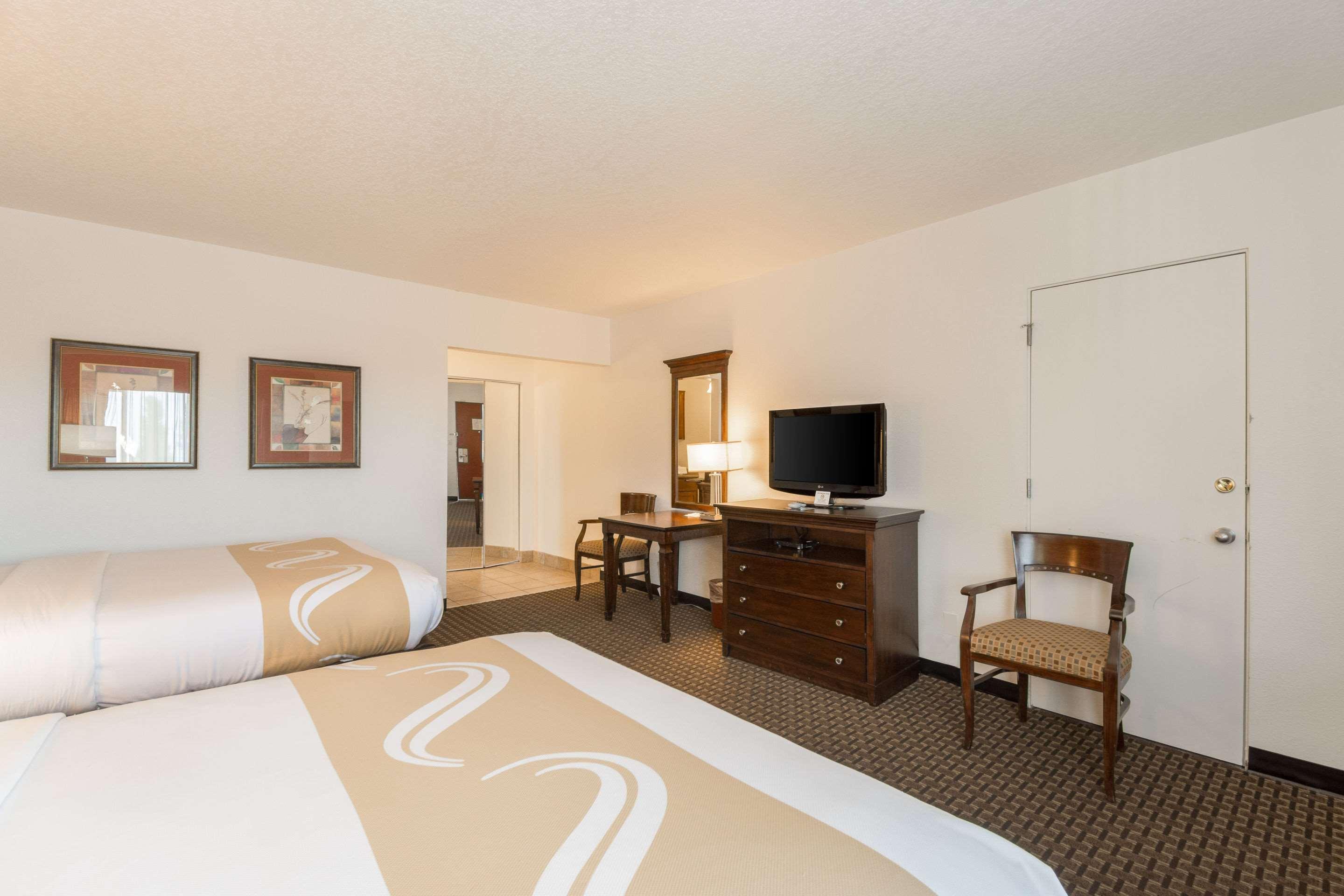 Quality Inn & Suites Airport Portland Exterior foto