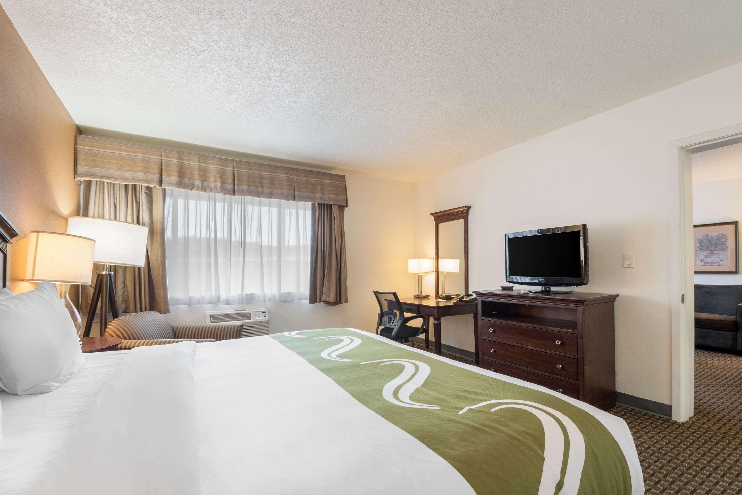 Quality Inn & Suites Airport Portland Exterior foto