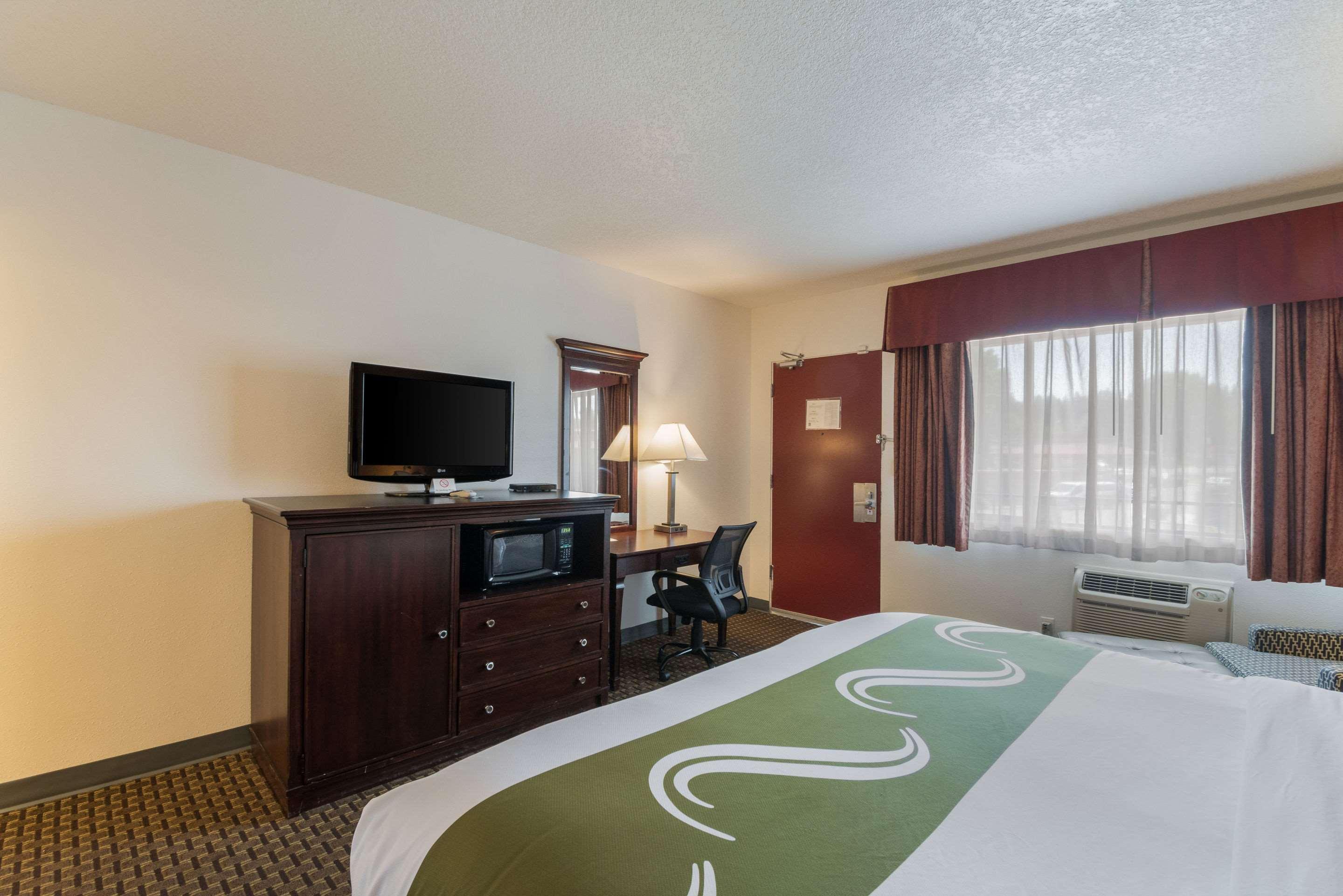 Quality Inn & Suites Airport Portland Exterior foto