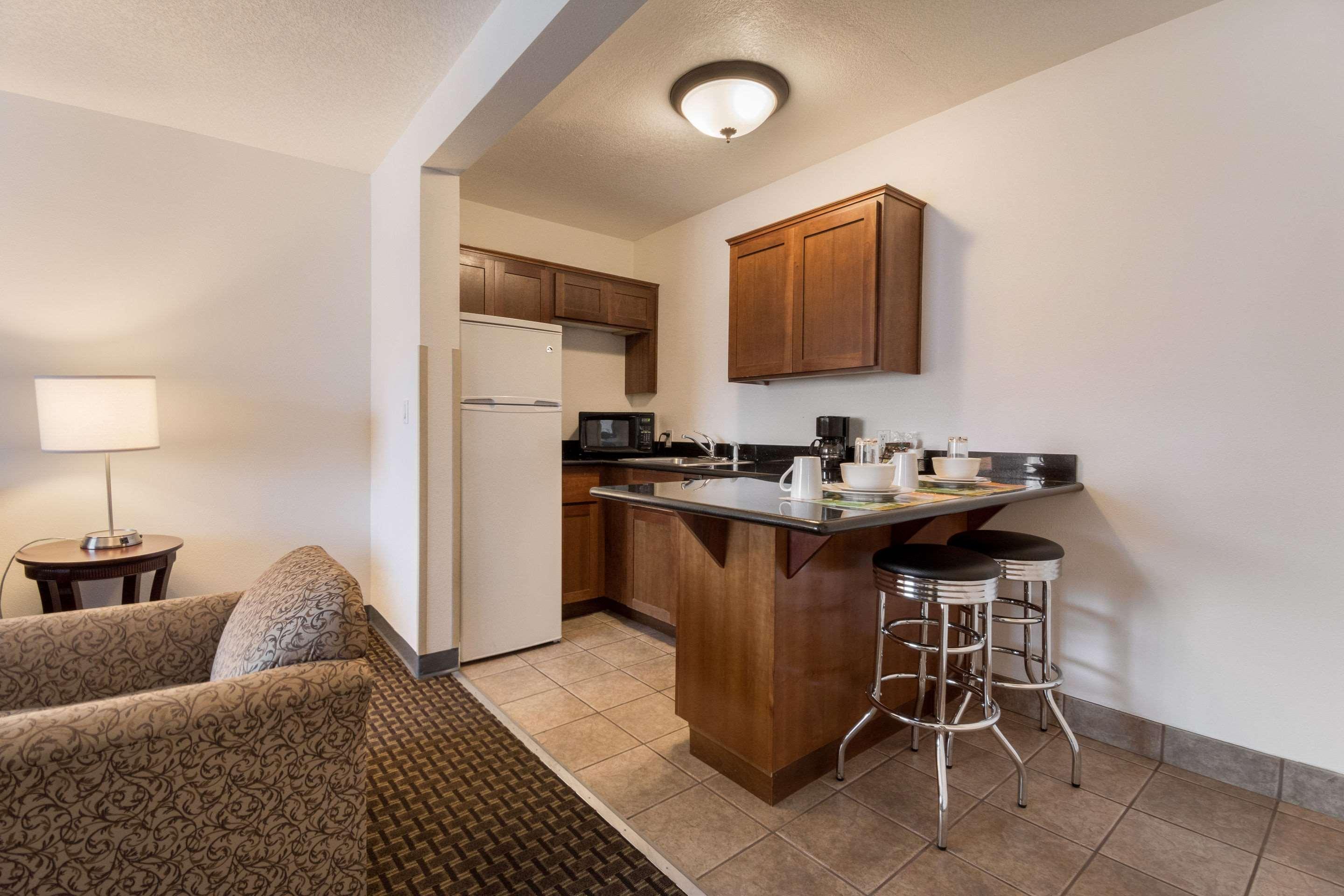 Quality Inn & Suites Airport Portland Exterior foto